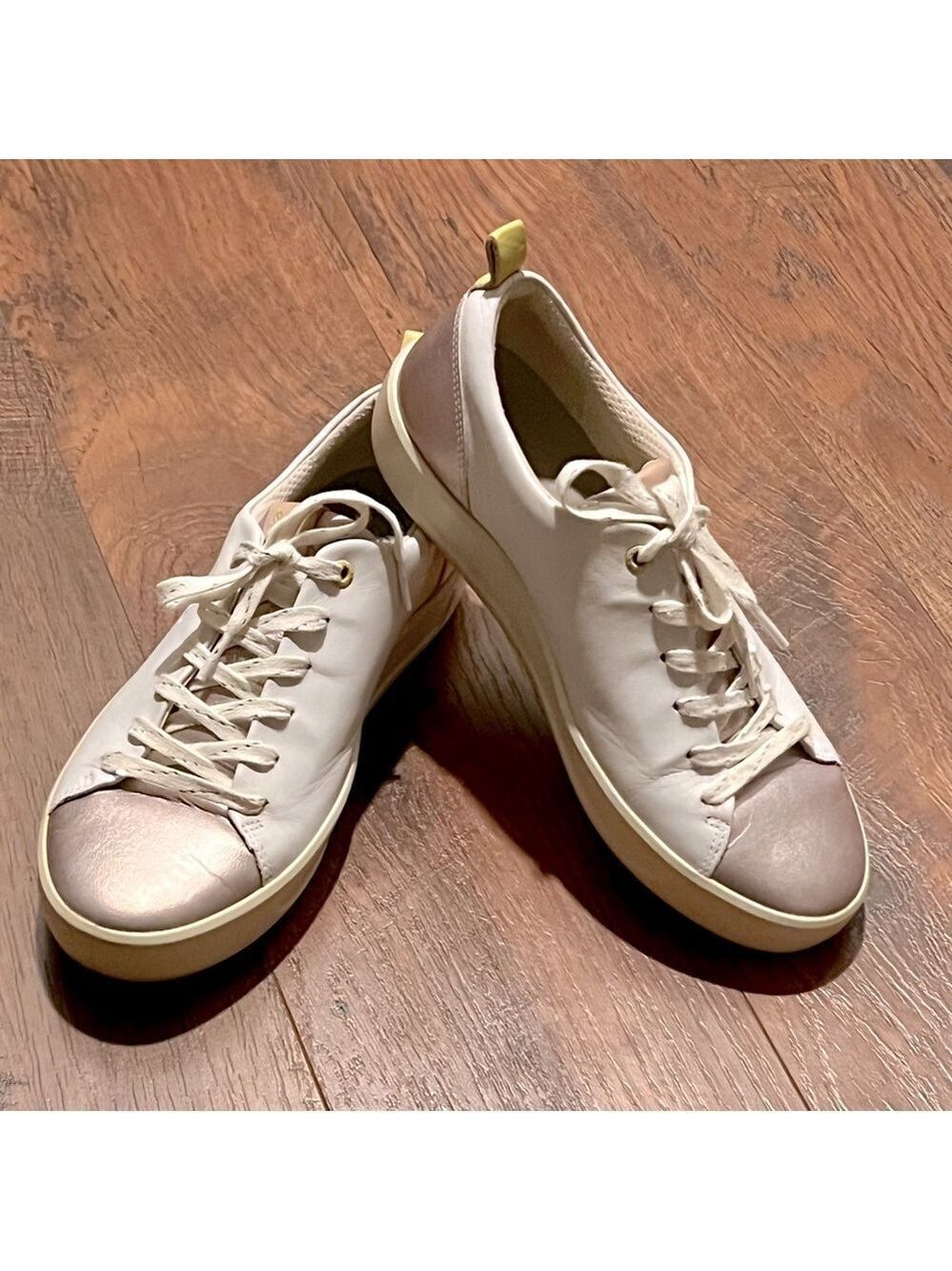 ECCO soft Hydromax White Leather Metallic Pink golf shoes. Size 8